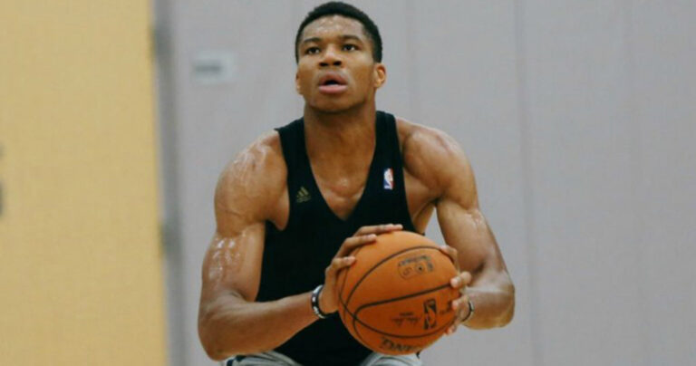 «Το πιο τέλειο κορμί στο ΝΒΑ ο Αντετοκούνμπο» σύμφωνα με ισπανική εφημερίδα