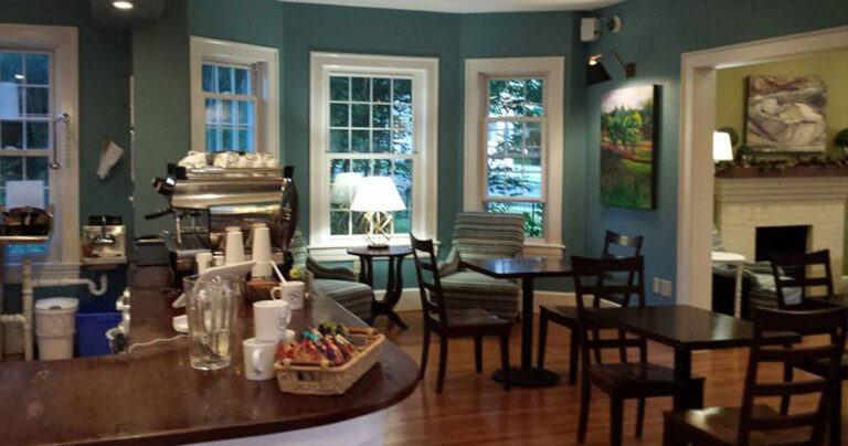 To πανέξυπνο κόλπο ενός ιδιοκτήτη καφέ για να «μάθει» στους πελάτες του να είναι ευγενικοί