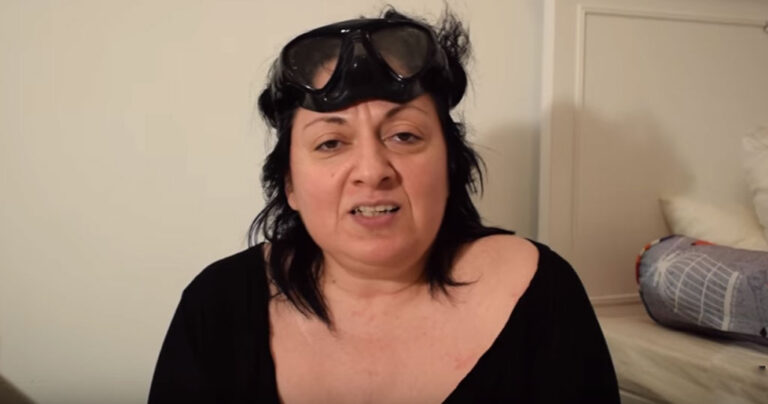 Η Σοφία Μουτίδου σε νέο βίντεο σχολιάζει έντονα την κατάσταση στις ελληνικές παραλίες