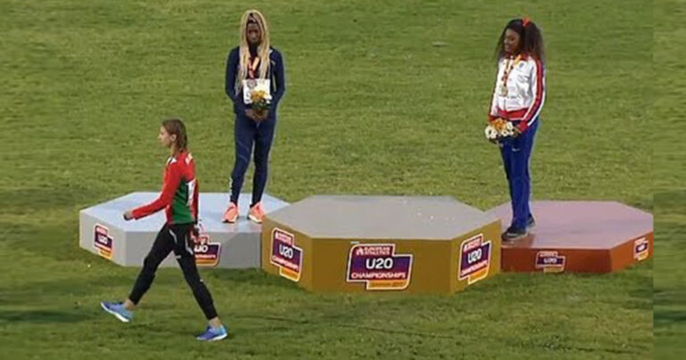 Έπαιξαν λάθος εθνικό ύμνο σε απονομή μεταλλίων και η νικήτρια κατέβηκε από το βάθρο και έφυγε