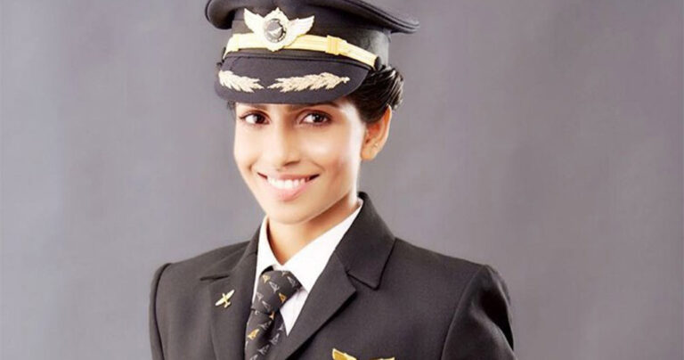 Η νεότερη γυναίκα κυβερνήτης Boeing 777 στον κόσμο