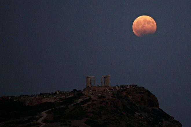 Φωτογραφίες από την χθεσινή μαγευτική πανσέληνο και έκλειψη 19 647b2a752f90d56a8434c6657391df58