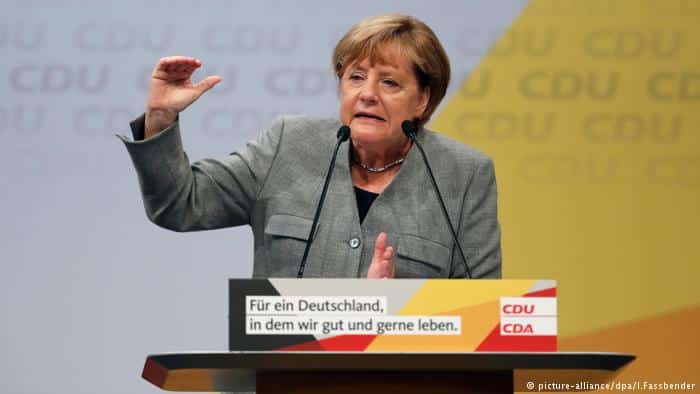 Merkel bei CDA Veranstaltung in Dortmund (picture-alliance/dpa/I.Fassbender)