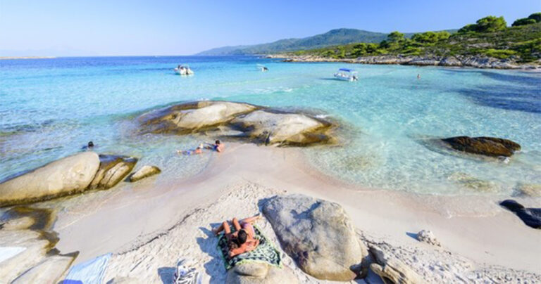 Το άγνωστο εξωτικό νησί της Ελλάδας με τον κρυμμένο άσσο στο μανίκι