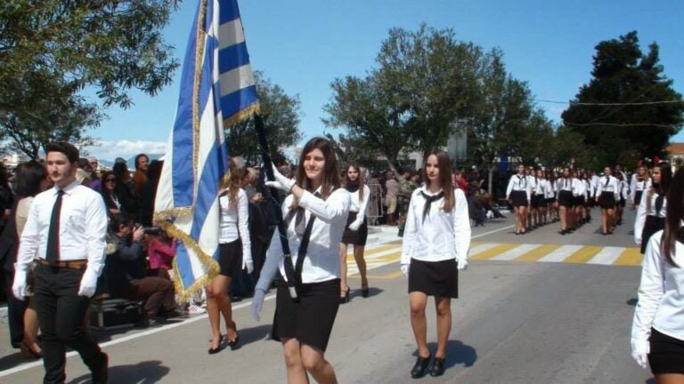 Προεδρικό Διάταγμα: Σημαιοφόροι με κλήρωση – Τέλος η βαθμολογία