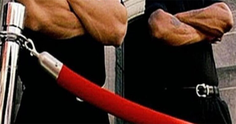 Αποστολή στη Μαύρη Μύκονο