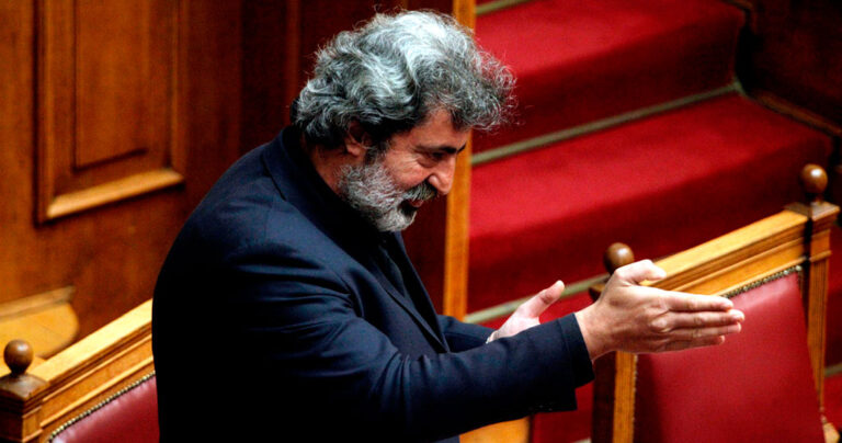 Πολάκης: «Εμείς αλλάζουμε την Ελλάδα εσείς κλάψτε για τη σημαία»