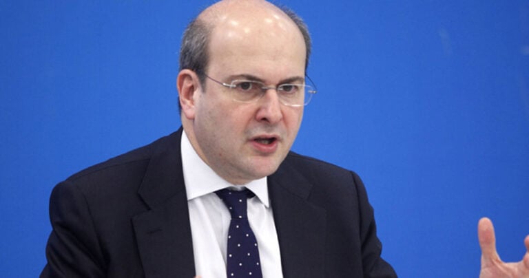 Χατζηδάκης: «Όσο παραμένει αυτή η κυβέρνηση είναι ζημιά για τον τόπο»