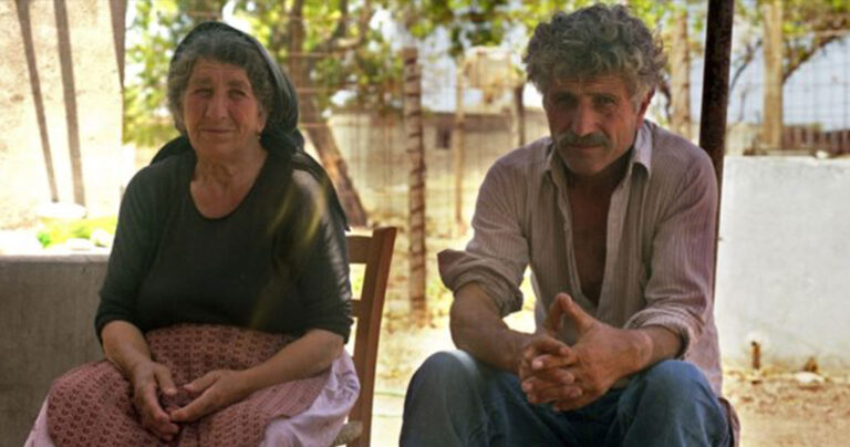 Μια χριστιανή Ελληνοκύπρια και ένας μουσουλμάνος Τουρκοκύπριος που έζησαν και πέθαναν μαζί