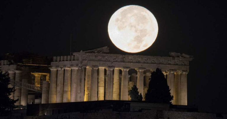 Απόψε έχει Πανσέληνο: Oδηγίες για την καλύτερη παρατήρηση του εντυπωσιακού φαινομένου