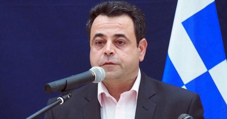 Σαντορινιός: «Οι γυναίκες που δεν πάνε στρατό δεν υπηρετούν την σημαία;»