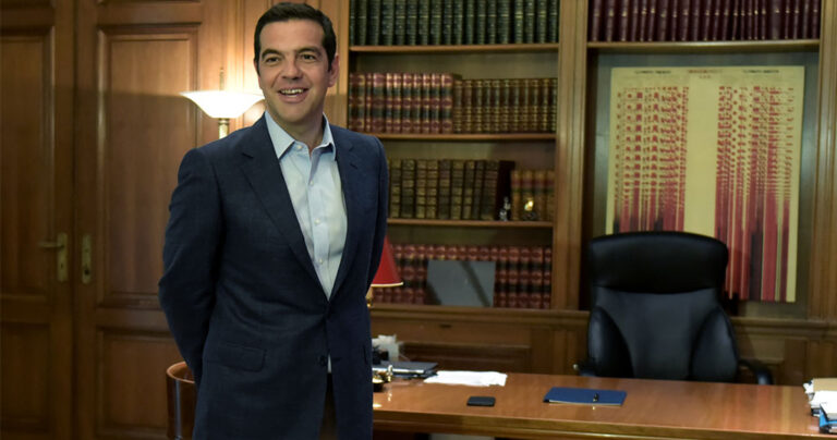 Τσίπρας: «Χρόνια πολλά σε όσους ξεκουράζονται, ευγνωμοσύνη για όσους είναι στις φωτιές»