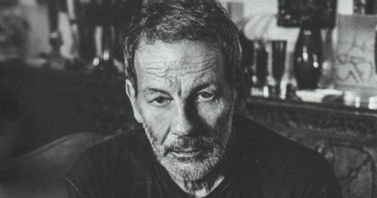 Ο Σταύρος Ξαρχάκος απαντά στους επικριτές του για την απόκτηση παιδιών στα 78 του