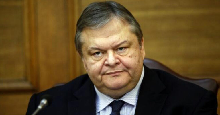 Βενιζέλος: «Εθνικό έγκλημα η διαπραγμάτευση του 2015»
