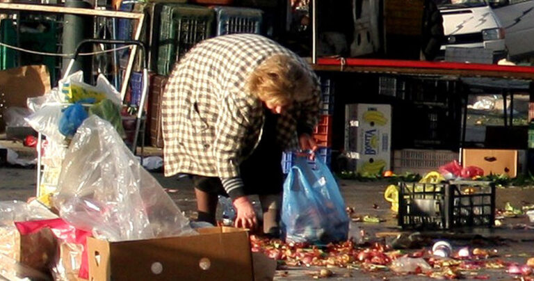 Ευρωβαρόμετρο: Απαισιόδοξοι οι Έλληνες το 88% δεν εμπιστεύονται την κυβέρνηση