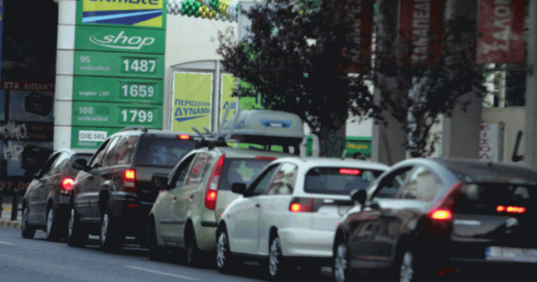 Χάλασε ο αυτόματος πωλητής σε βενζινάδικο της Τρίπολης και έβαζαν βενζίνη δωρεάν