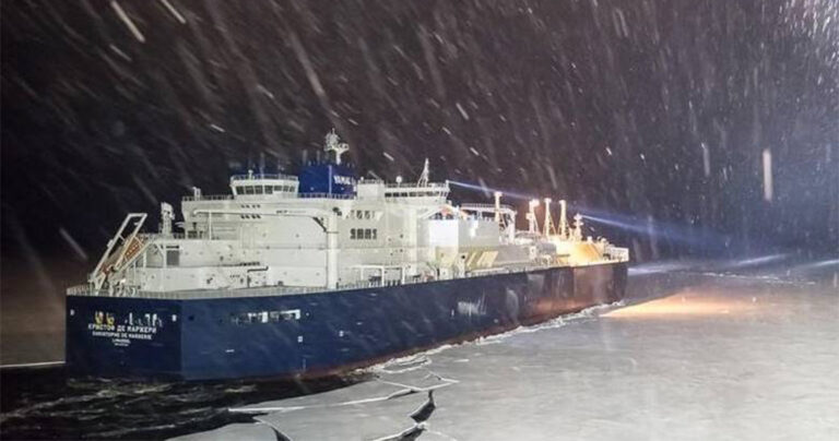 Δεξαμενόπλοιο περνά για πρώτη φορά την Αρκτική χωρίς παγοθραυστικά