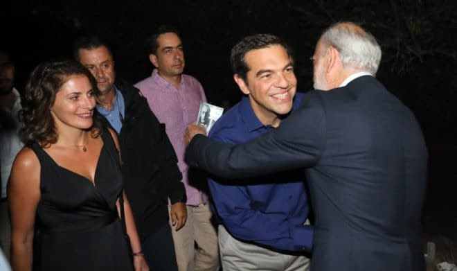 Βραβείο στον Αλέξη Τσίπρα από τον Πολιτιστικό Οργανισμό «Πρέσπεια»
