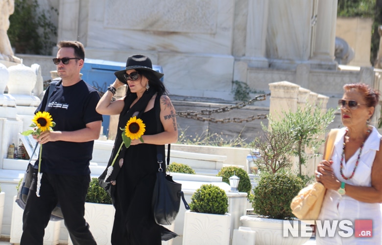 Για αποτέφρωση η σορός της Αρλέτας 15