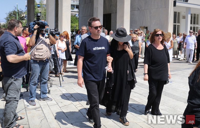 Για αποτέφρωση η σορός της Αρλέτας 4