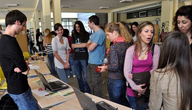 Φοιτητές αντέγραφαν ομαδικά στην Πάτρα και αποκλείστηκαν από την εξεταστική