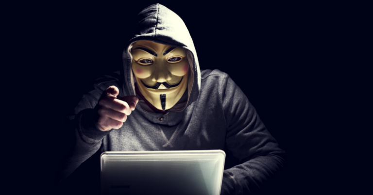 Anonymous σε ΕΟΠΥΥ και Τράπεζα Πειραιώς: «Δύο βάσεις δεδομένων στα χέρια μας»