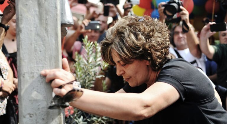 Μάγδα Φύσσα: «Να διαλυθεί η εγκληματική οργάνωση που είναι στη Βουλή»