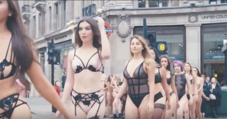 Βίντεο: “Παρέλαση” μοντέλων με προκλητικά εσώρουχα στο κέντρο του Λονδίνου