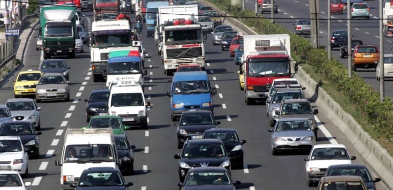 Τέλη κυκλοφορίας: Πληρώνουν λιγότερα άνεργοι, πολύτεκνοι, χαμηλοσυνταξιούχοι
