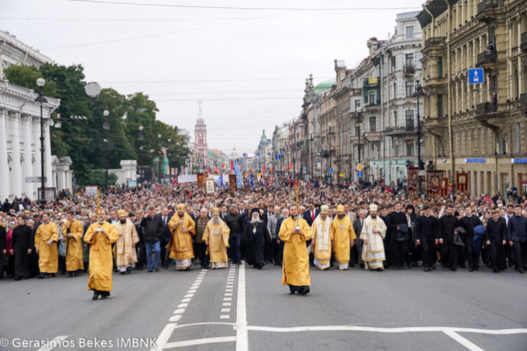 Δεκάδες χιλιάδες πιστοί για την Παναγία Σουμελά στην Αγία Πετρούπολη