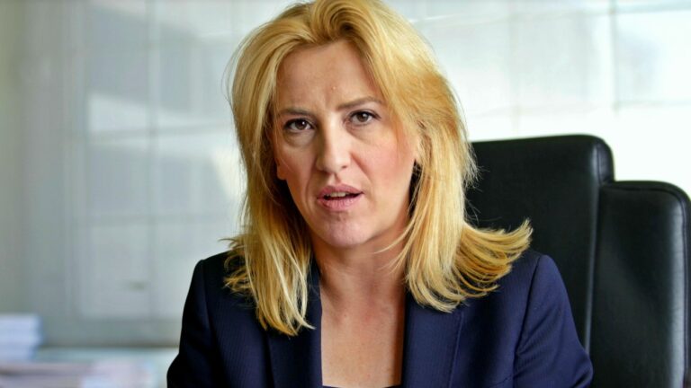 Δούρου: «Στην Ελλάδα μας αρέσει το τάβλι και όχι το σκάκι»