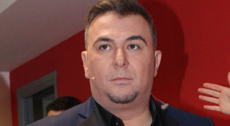 Ξέσπασε ο Αντώνης Ρέμος: «Είναι όλοι κότες»