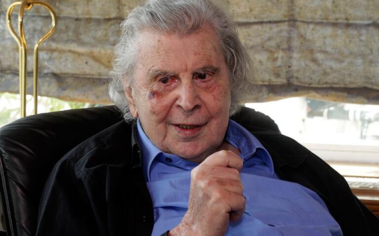 Μίκης Θεοδωράκης: «Η κυβέρνηση ΣΥΡΙΖΑΝΕΛ θα μείνει στην ιστορία ως η δεξιότερη από όλες»