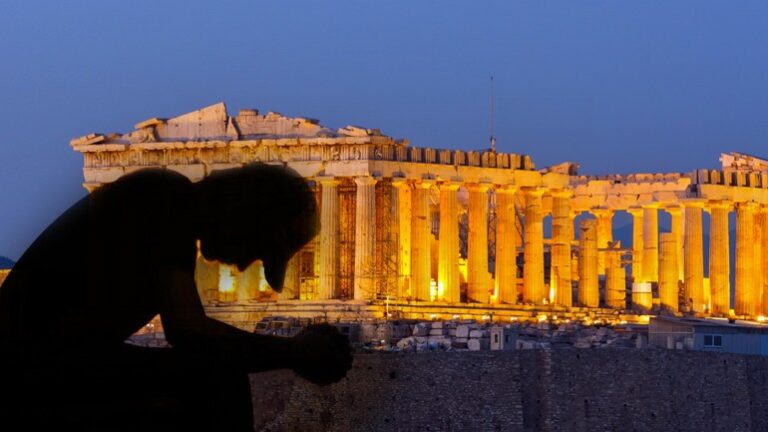 Πάνω από 500 άνθρωποι αυτοκτονούν ετησίως τα τελευταία χρόνια στην Ελλάδα
