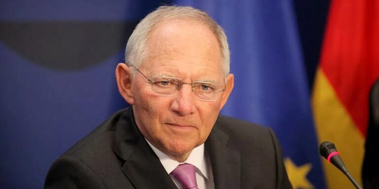 Σόιμπλε: «Λάθος η ένταξη της Ελλάδας στην Ευρωζώνη»