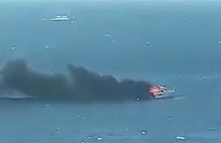 Βούλιαξε φλεγόμενο πολυτελές σκάφος στη Μύκονο
