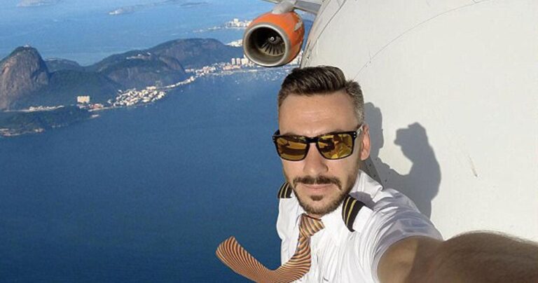 Οι ψεύτικες selfies πιλότου που έχουν κάνει πολλούς να νομίζουν ότι είναι θεότρελος