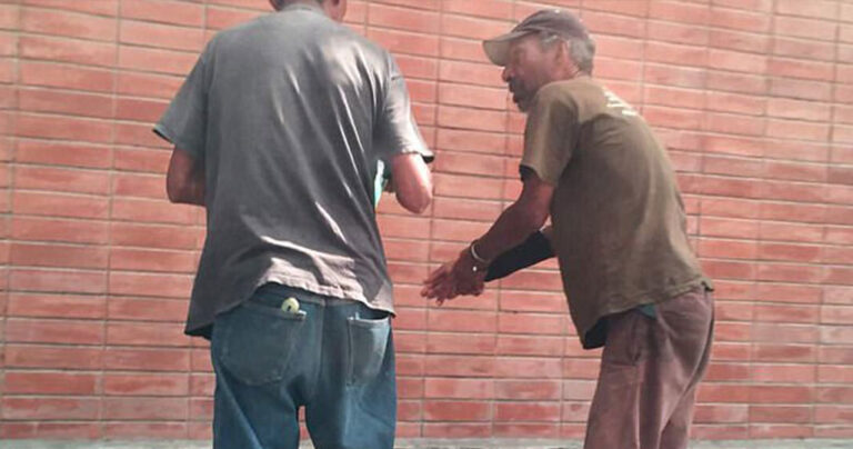 Πολίτες στη Βενεζουέλα σφάζουν σκύλους για να τραφούν λόγω φτώχειας