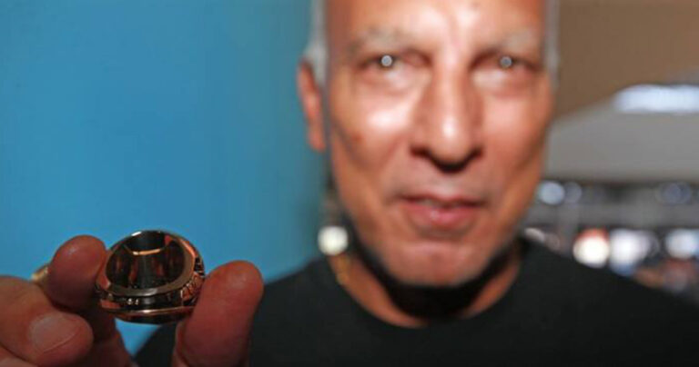 Αποθεώθηκε o Νίκος Γκάλης κατά την επιστροφή του στη Θεσσαλονίκη