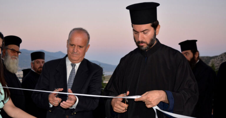 Ο αλευροβιομήχανος Κώστας Λούλης δώρισε δυο βίλες του σε 100 παιδιά της «Κιβωτού του Κόσμου»