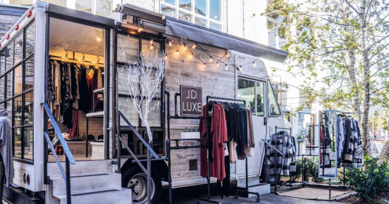 Καντίνα με ρούχα: Η νέα μόδα στα καταστήματα ρούχων στην Αμερική