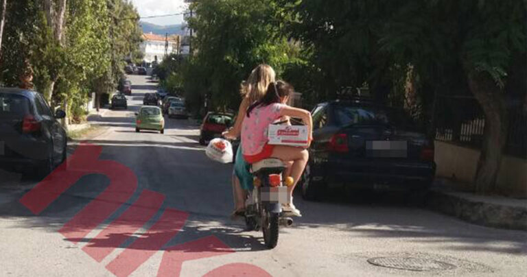 Μητέρα και κόρη χωρίς κράνος πάνω σε μηχανάκι στην Χαλκίδα