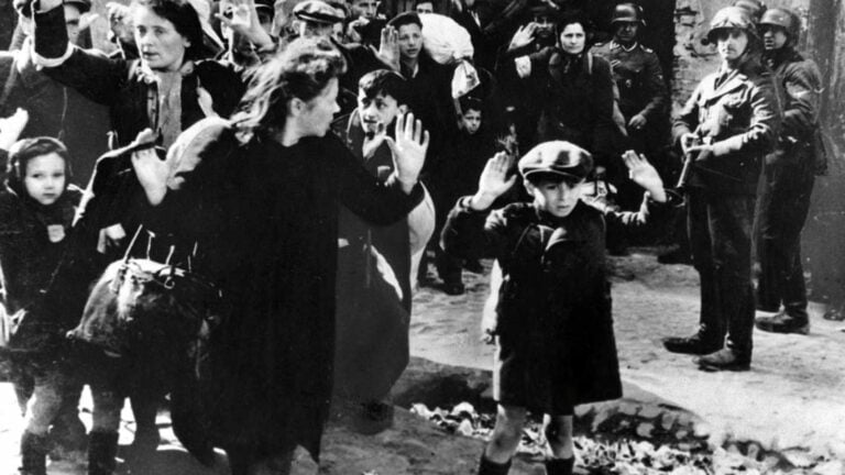 Η Πολωνία ζητά 1 τρισ. δολάρια αποζημίωση από τη Γερμανία για τον Β’ Παγκόσμιο Πόλεμο