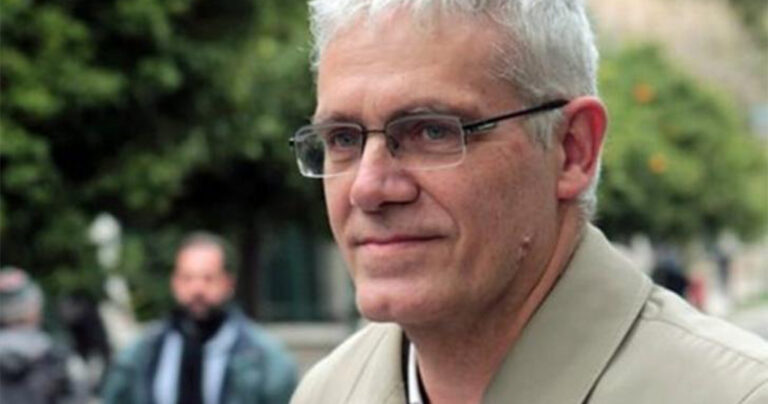 “Να πληρώνει στο Κράτος όποιος θέλει να καλλιεργεί κάνναβη στο μπαλκόνι του”