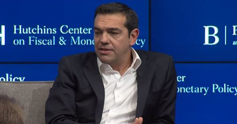“Three talk and two dance”: Ατελείωτο γλέντι με τα αγγλικά Τσίπρα στο twitter