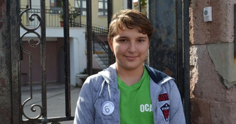 Ο μικρός Ιμάν απ’ το Αφγανιστάν θα παρελάσει αύριο στη Μυτιλήνη