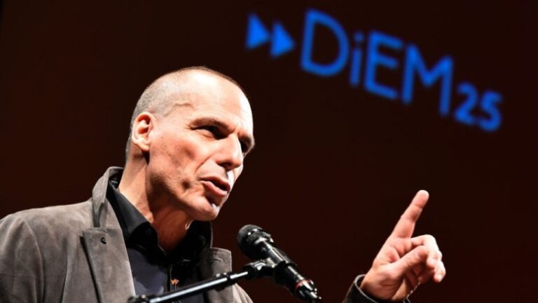 Βαρουφάκης: Ο καπιταλισμός φτάνει στο τέλος του – Ο ρόλος της Google και του Facebook