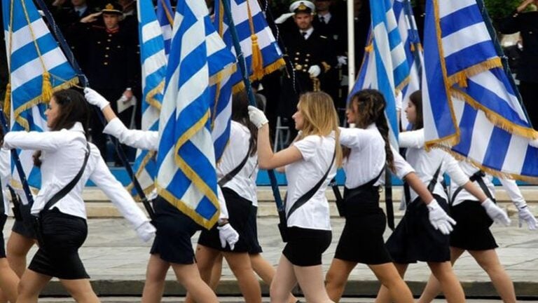 Αχαΐα: Μαθήτρια από την Αλβανία με απαλλαγή από τα Θρησκευτικά θα σηκώσει τη σημαία