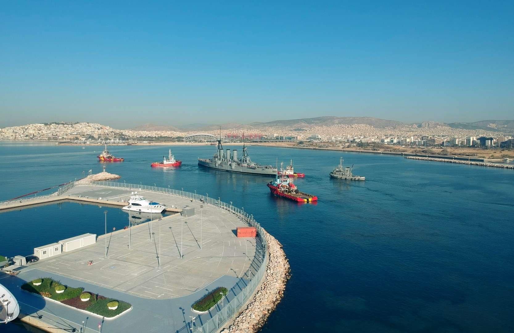 Εντυπωσιακές φωτογραφίες από τον απόπλου του θωρηκτού Αβέρωφ 1 205e55700a9c4ba26c68055f9be84e64