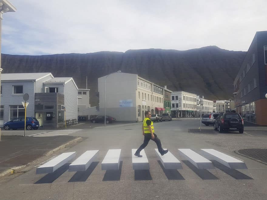 3d pedestrian crossing island 59f0352da431b 880